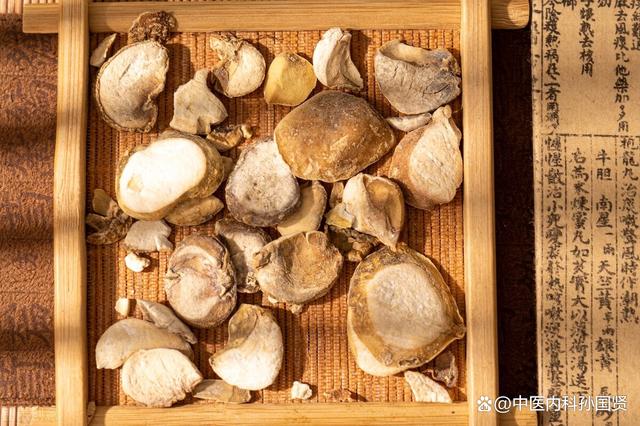 结节、囊肿？一个中成药内消瘰疬丸，清肝泻火，软坚散结(内消瘰疬丸治疗结节效果如何)