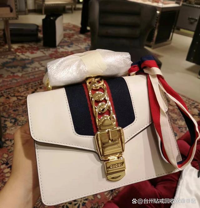 当铺回收Gucci包多少钱？有原价的8折吗？（典当包包的回收价格）
