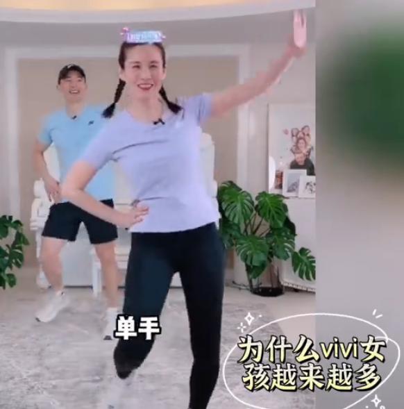刘畊宏是绝世好男人！自己爆红后开始捧老婆，让她享受走红的滋味(刘畊宏现状)
