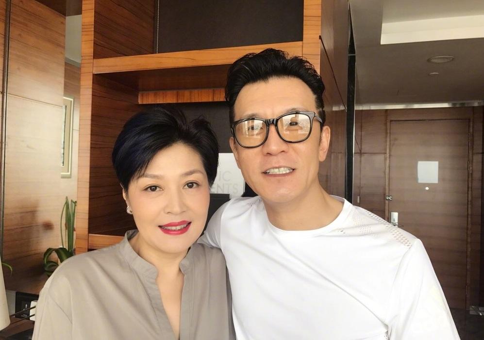 哈文：丈夫李咏病逝后坚持不改嫁，还定期给公婆生活费（哈文和李咏的爱情）