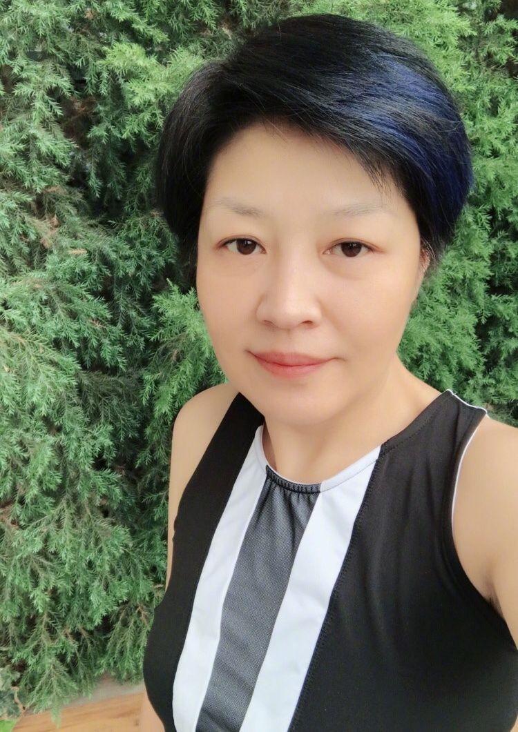 哈文: 李咏病逝5年不改嫁，坚持赡养公婆，以后我就是您亲女儿（李咏属相哈文属什么）