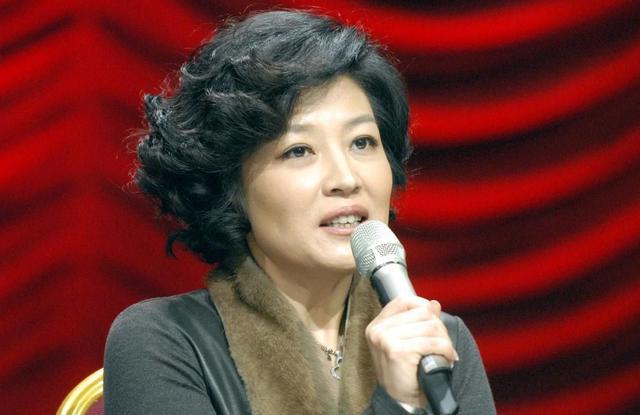 李咏病逝5年，哈文拒绝改嫁坚持赡养婆婆，直言：我永远是李家人