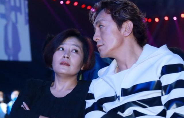 李咏病逝5年，哈文拒绝改嫁坚持赡养婆婆，直言：我永远是李家人