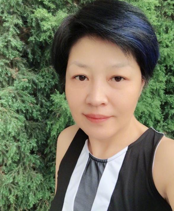 李咏病逝5年，哈文拒绝改嫁坚持赡养婆婆，直言：我永远是李家人