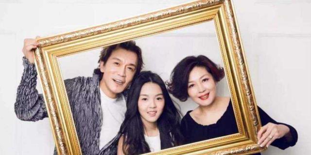 李咏病逝5年，哈文拒绝改嫁坚持赡养婆婆，直言：我永远是李家人
