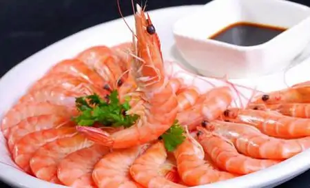 江西农村一位阿姨参加上海婚宴，菜上桌全是精品，网友：真精致（江西新娘出嫁视频）