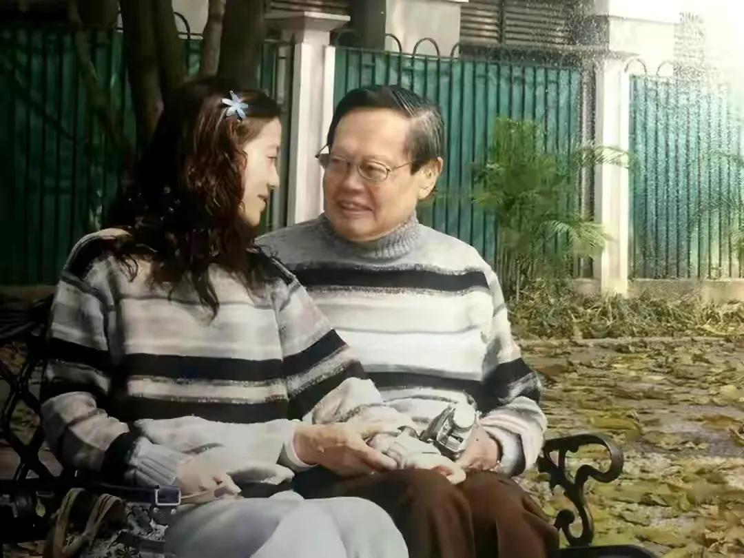有种“整容”叫翁帆结婚，丈夫杨振宁变化不大，她却像换了个人（翁帆接受采访:和杨振宁结婚当天）