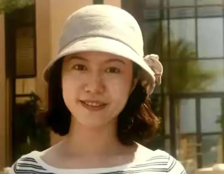 有种“整容”叫翁帆结婚，丈夫杨振宁变化不大，她却像换了个人（翁帆接受采访:和杨振宁结婚当天）