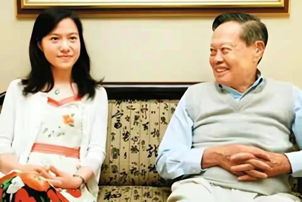 有种“整容”叫翁帆结婚，丈夫杨振宁变化不大，她却像换了个人（翁帆接受采访:和杨振宁结婚当天）