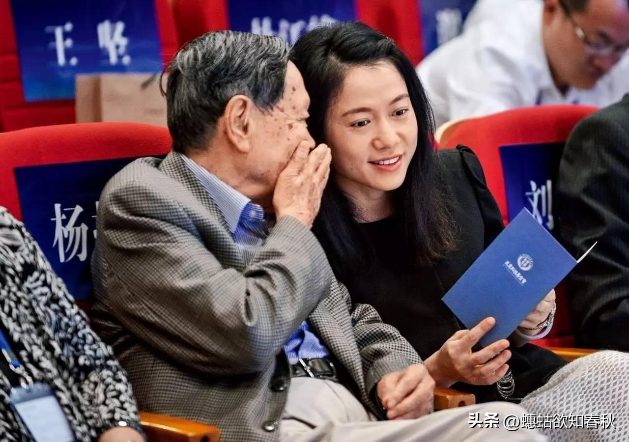 101岁的杨振宁，与嫁给他19年的翁帆，这对爷孙恋怎么样了？（杨振宁与翁帆结婚多少年）