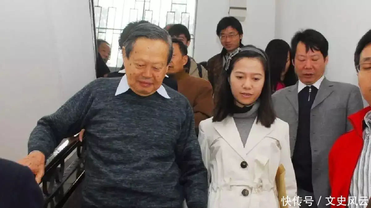 杨振宁妻子翁帆：我比老公小54岁，但我们是真心相爱央视主持人李瑞英，工作突接儿子坠楼消息，她含泪说出了22个字（杨振宁妻子翁帆怀孕了吗）