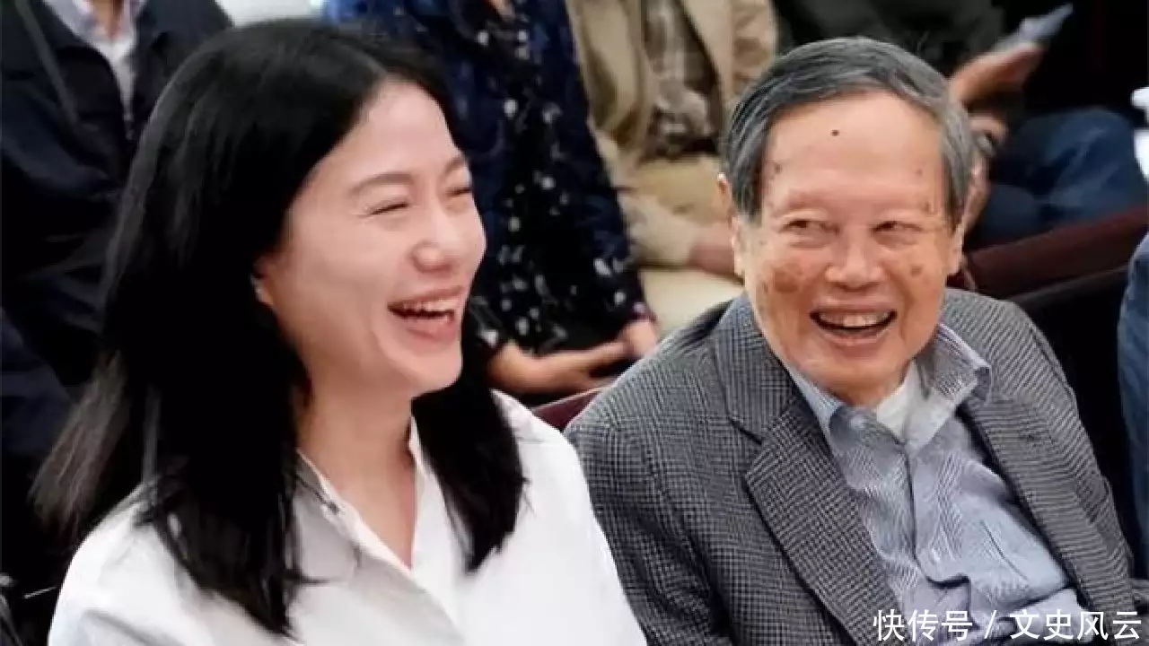 杨振宁妻子翁帆：我比老公小54岁，但我们是真心相爱央视主持人李瑞英，工作突接儿子坠楼消息，她含泪说出了22个字（杨振宁妻子翁帆怀孕了吗）