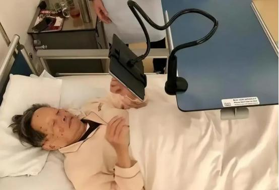 老夫少妻，28岁翁帆嫁82岁杨振宁，为爱相守18年，备受质疑（翁帆嫁给杨振宁几岁生子）