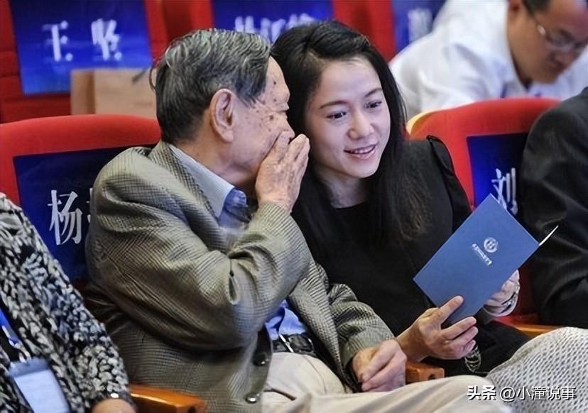 28岁的翁帆嫁给82岁的杨振宇，最好的婚姻是精神上的门当户对（翁帆和杨振宇怎么认识的）