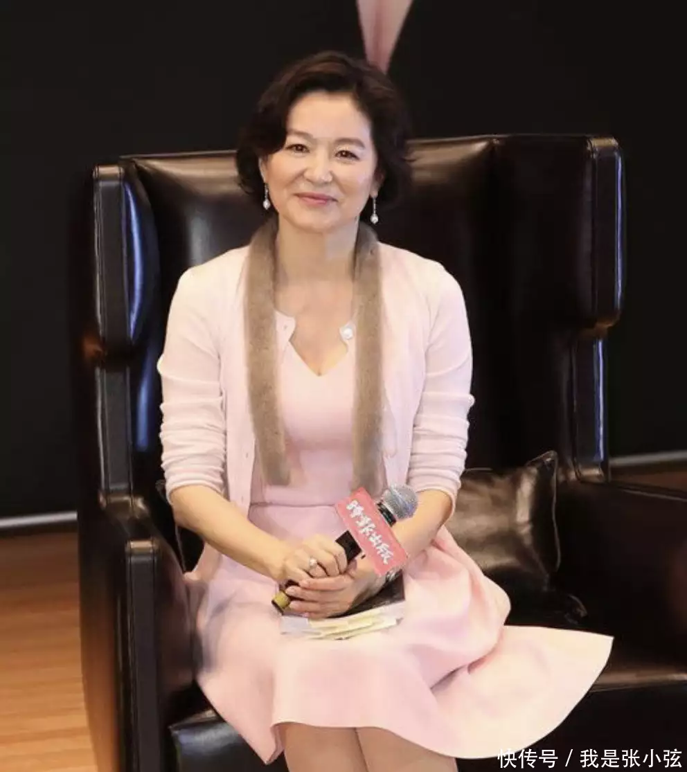 叶倩文的白发、林青霞的法令纹，治好了多少中年女人的容貌焦虑症(叶倩文演唱会林青霞)