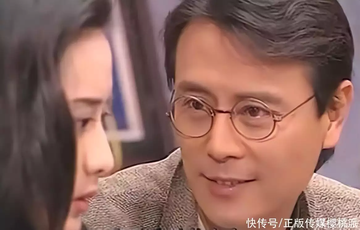 叶倩文再唱《潇洒走一回》，31年过去，歌声却投射出娱乐圈众生相(叶倩文潇洒走一回舞台版)