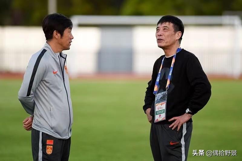 李霄鹏下课已成定局 中国男足主帅竞选再次陷入“土洋之争”的怪圈（李霄鹏足球之夜）