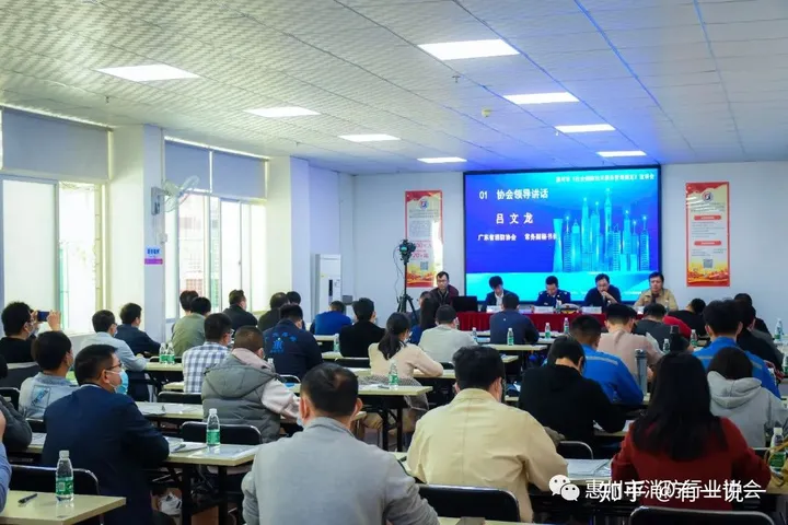 地方消防服务收费标准：面积0.5万m²以下维保收费不得低于14400元/年