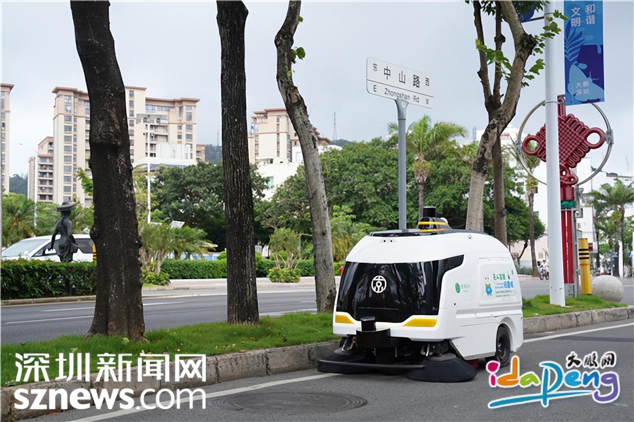 上新“黑科技”，无人驾驶扫路机亮相大鹏街头