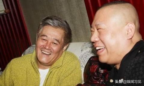 赵本山和众徒弟着白衬衣红领结，原来传统二人转还能这么“玩”啊