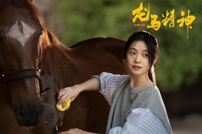 《龙马精神》上映，写实极差，煽情极多，硬转折，对不起大咖成龙