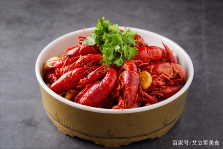 小龙虾每斤跌破10元，把龙虾口味吃个遍，学习一下龙虾的常见做法