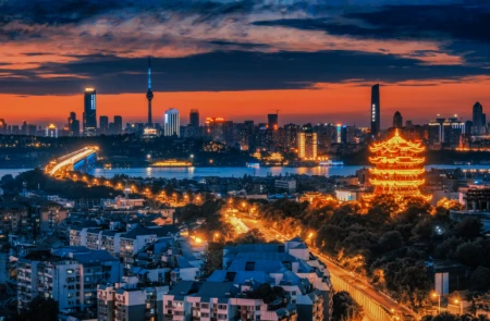 中国城市财富崛起，全球十大最富裕城市占三席，美国仍居首位