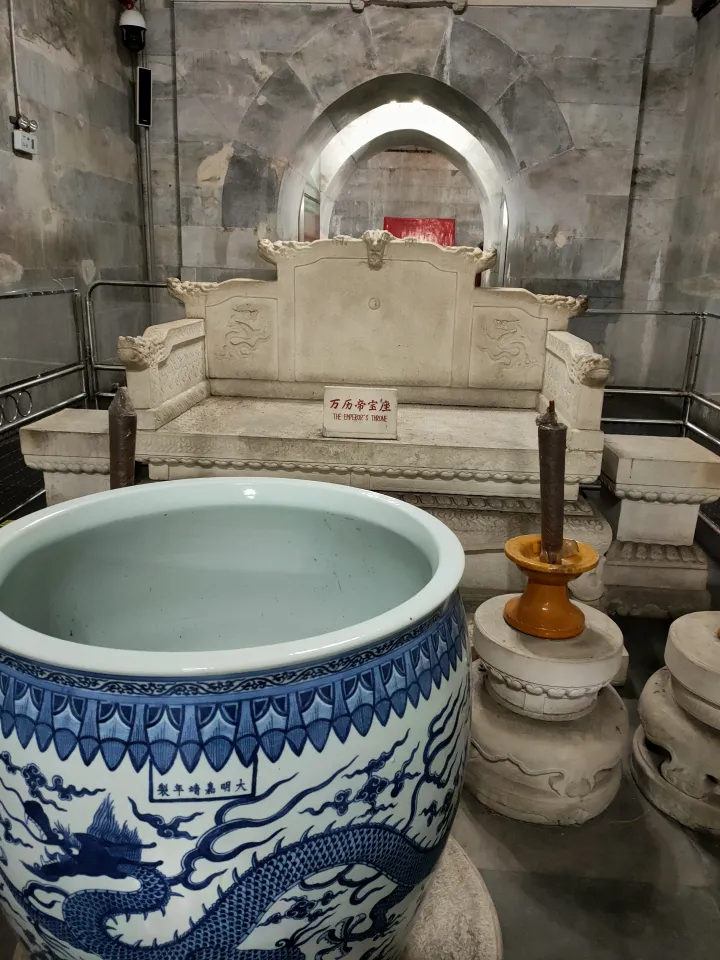 实探北京十三陵定陵地宫，揭秘传说中的皇后诈尸，真的很邪门？-十三陵定陵语音讲解