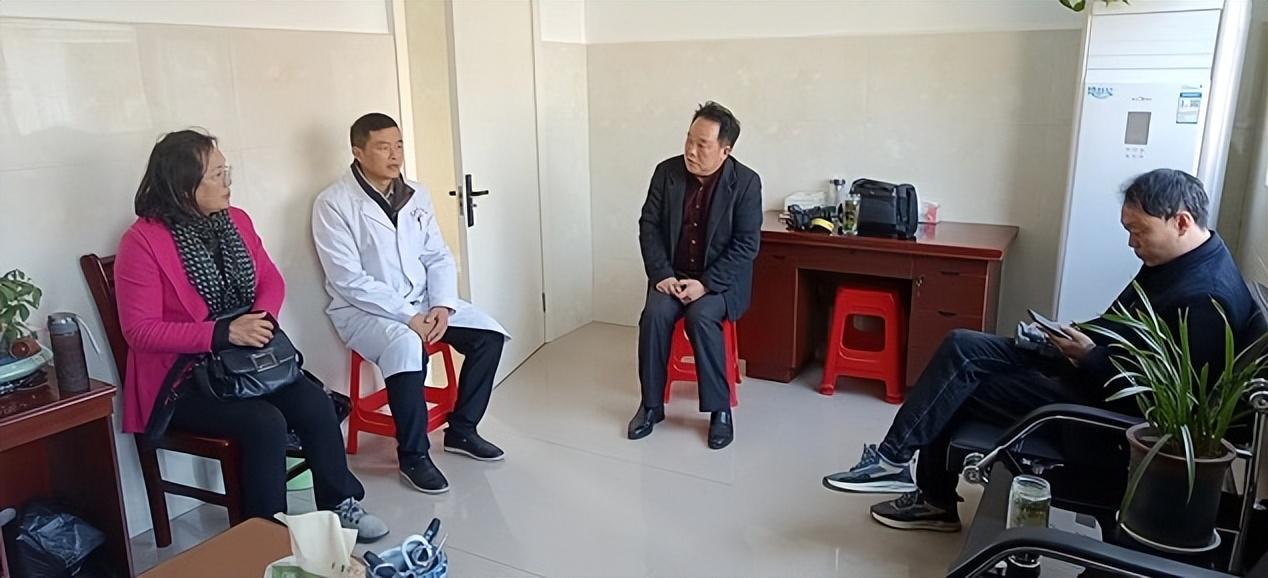 平凡的坚守，患者的靠山-平凡的守护者作文400字