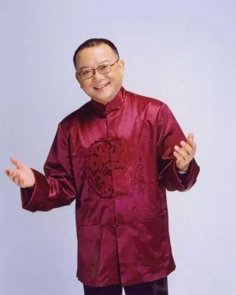 刚刚，知名男演员回应！突然清空账号、解散粉丝群！（解散粉丝后援会的明星有哪些）