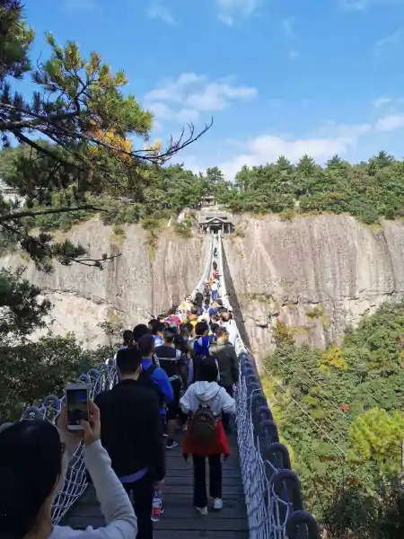 “火爆”的五一假期 呼唤“旅游节黄金周”-2023五一旅游市场