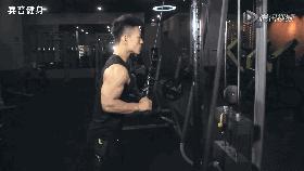窦骁上位豪门，靠的竟是健身？！龙门架前这顿操作，白富美都扛不住啦！-窦骁 4