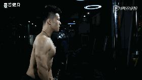 窦骁上位豪门，靠的竟是健身？！龙门架前这顿操作，白富美都扛不住啦！-窦骁 4