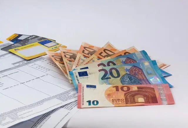 养老金调整，2021年涨4.5%，2022年涨4%，今年统一涨10%，可行吗-2021年养老金涨幅多少