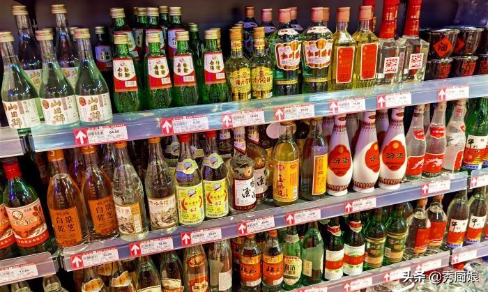 买白酒时，不管啥牌子，无论贵贱，瓶身有这行字，都是酒精勾兑酒-买白酒时不论什么牌子只要瓶身有这行字都是酒精勾兑酒