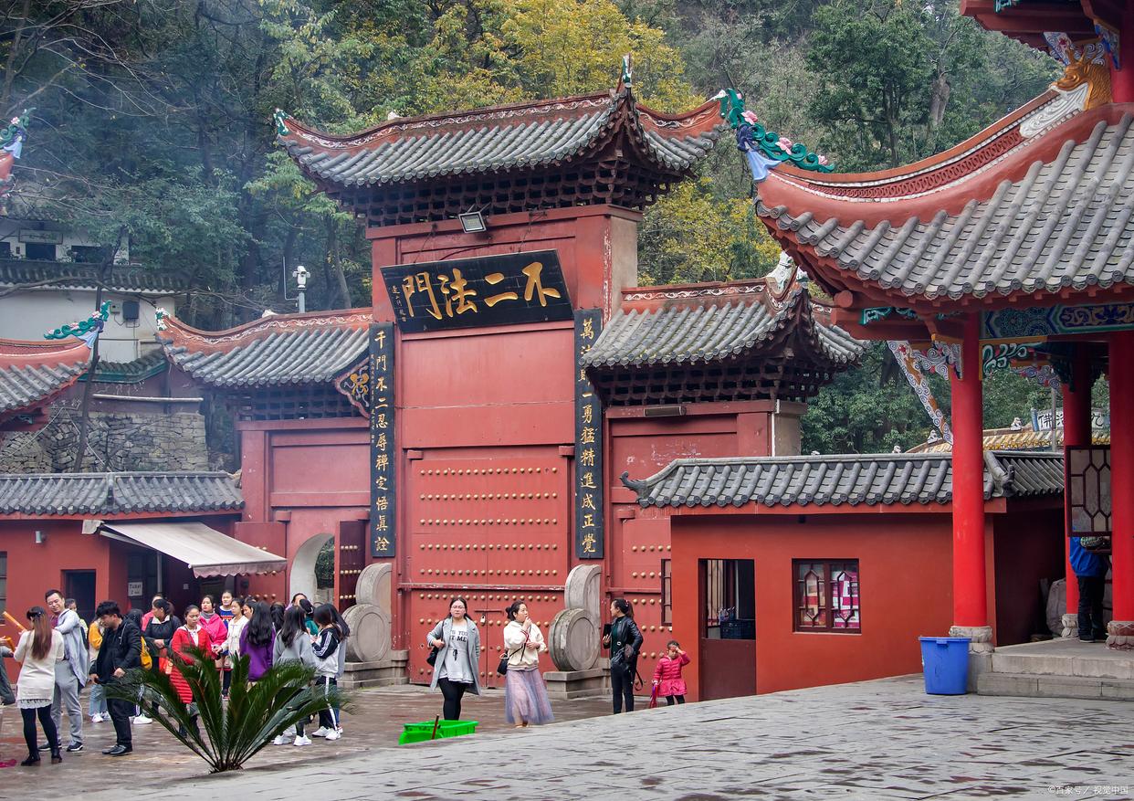 第一次来张家界，推荐一条3天的行程，吃、住、游都有-张家界旅游三天攻略