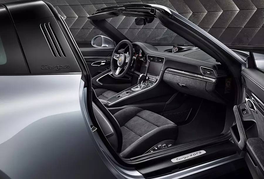 原版引进无阉割！保时捷 911 GTS 全系更新：Porsche 991.2 GTS '2018（保时捷911全方位介绍）