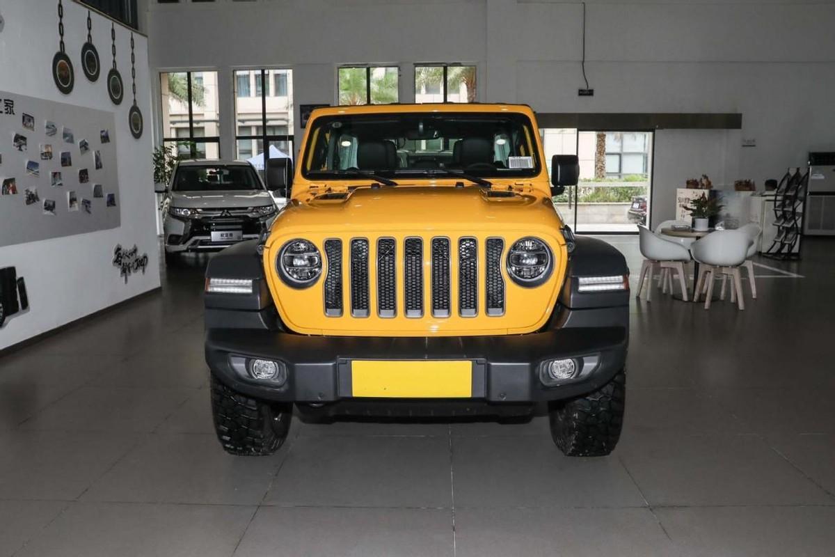不到45万起，纯进口硬派越野SUV，配2.0T+8AT，牧马人值得选吗？（越野车jeep牧马人高配多少钱一辆）