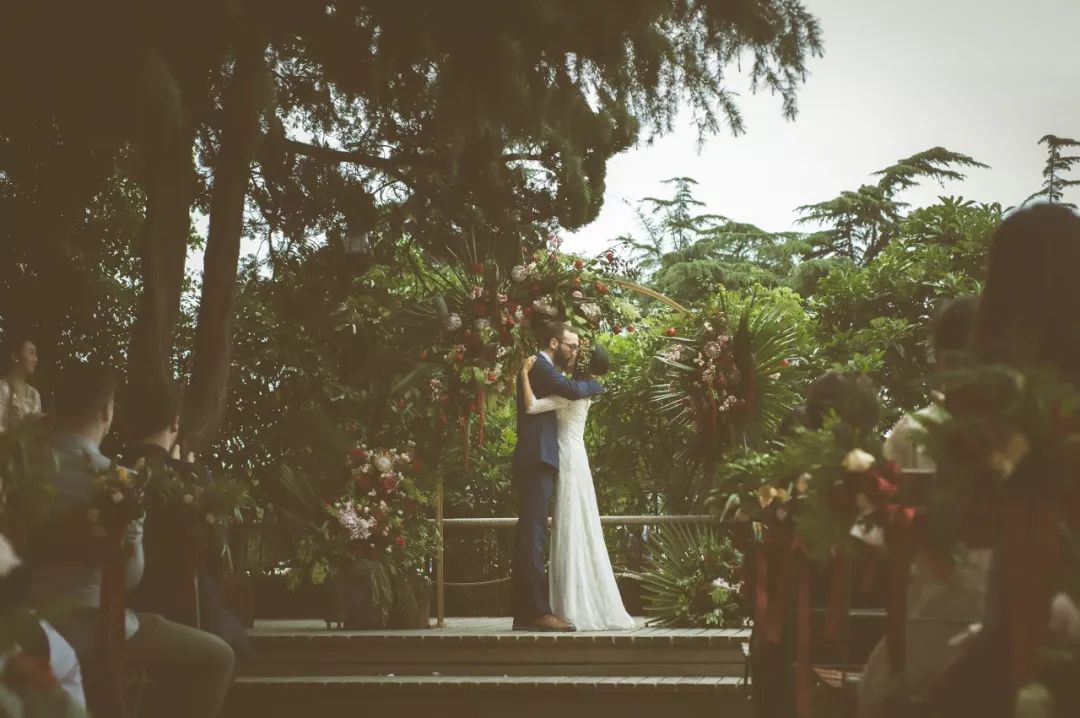 【2019秋季婚宴又涨价了吗】青岛40+星级酒店婚宴最新价格！-青岛婚礼酒店预订官网
