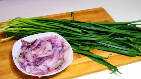 韭菜和它一起包饺子，味道美极了，比三鲜馅更鲜，味精都不用放了（韭菜配什么馅包饺子好吃）
