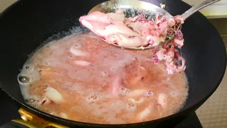 韭菜和它一起包饺子，味道美极了，比三鲜馅更鲜，味精都不用放了（韭菜配什么馅包饺子好吃）