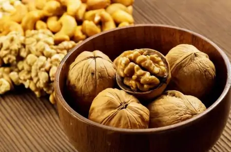 核桃什么时候吃最好？一天吃多少合适？今天医生告诉你正确吃法（核桃一天内什么时间吃好）