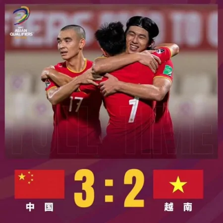 武磊压哨绝杀！国足获12强赛首胜（武磊国足十二强赛视频）