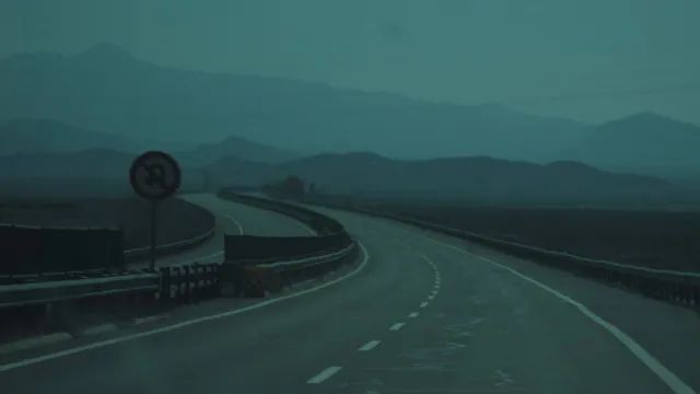 读《夜晚的潜水艇》后：（读夜晚的潜水艇有感）