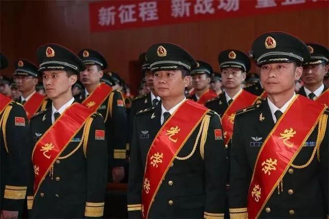 《退役军人保障法》颁布，自主择业与逐月领取退役金有啥区别-逐月领取退役金和自主择业哪个钱多