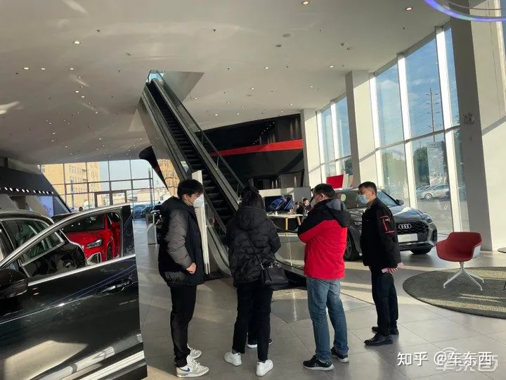 BBA电动车集体大降价！实探4S店：顾客依旧不买账-bba纯电动为何销量不好呢