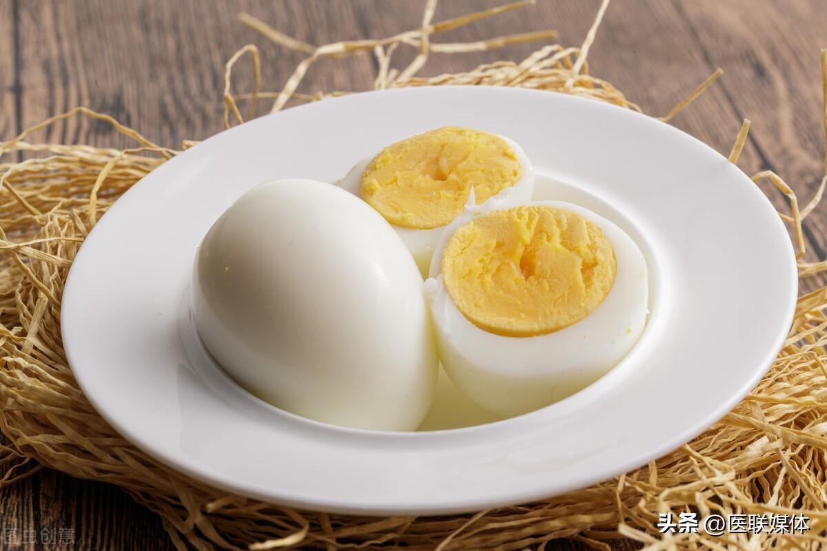 鸡蛋可以“修复”肝脏？坦言：这3种食物对肝脏有益，日常可多吃（鸡蛋对肝病有什么好处）
