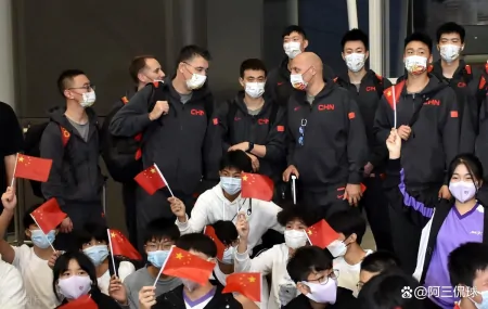 CCTV5直播男篮世预赛，周琦迎战哈萨克斯坦，乔帅或打劲敌2个短板-cctv5直播男篮球