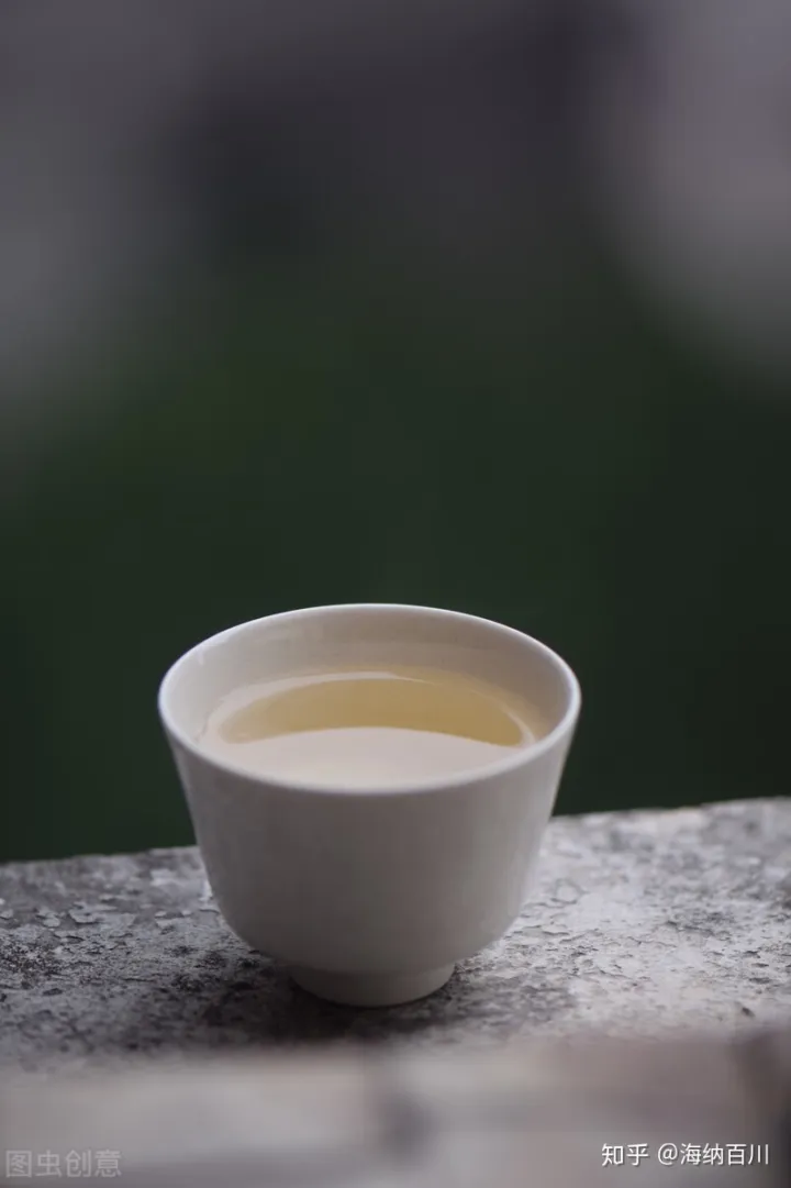 福鼎白茶与安吉白茶：所属茶系、感官特征、产地、品种、都不同-福鼎白茶与安吉白茶区别