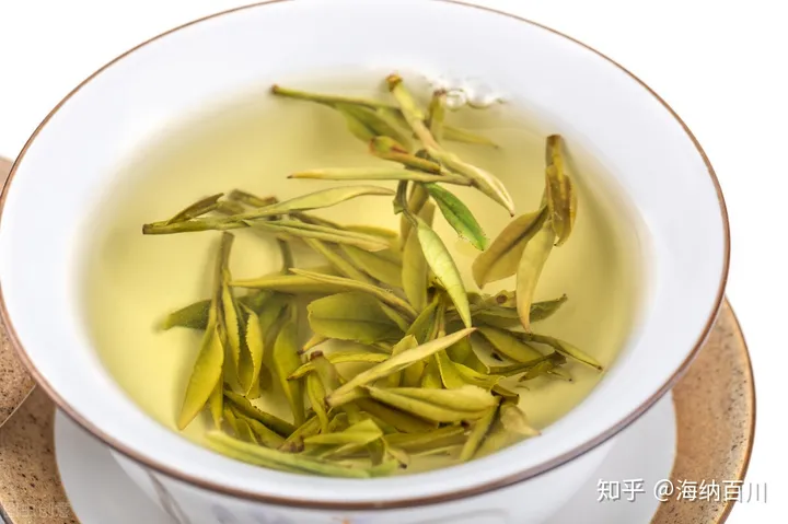 福鼎白茶与安吉白茶：所属茶系、感官特征、产地、品种、都不同-福鼎白茶与安吉白茶区别